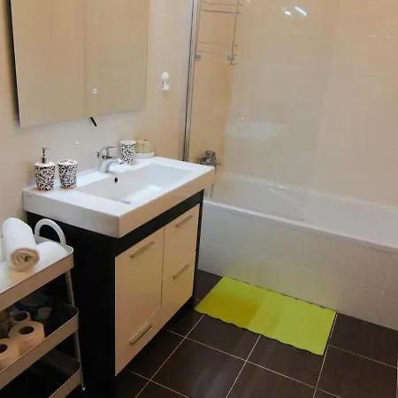 T2-rubie's House דירה נאזרה